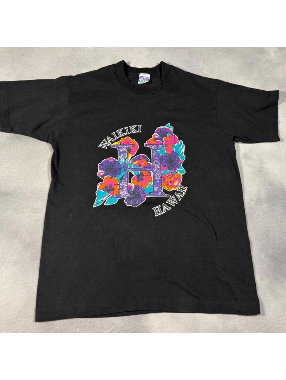 Vintage 90s Waikiki Hawaii Floral T-Shirt, single stitch, Large Black Made USA